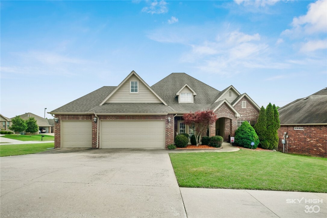 Property Photo:  3701 SW Kestrel Drive  AR 72713 