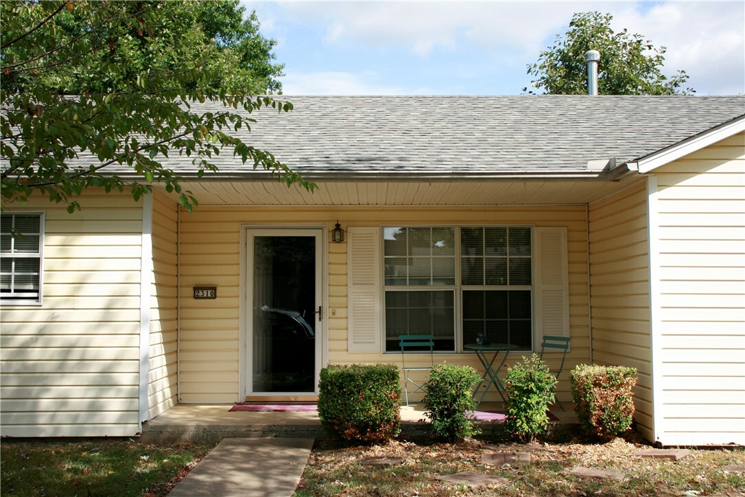 2310 S Camron Circle  Fayetteville AR 72701 photo