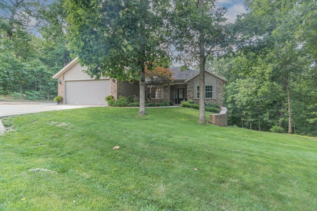 Property Photo: 11 Tennyson Lane AR 72714