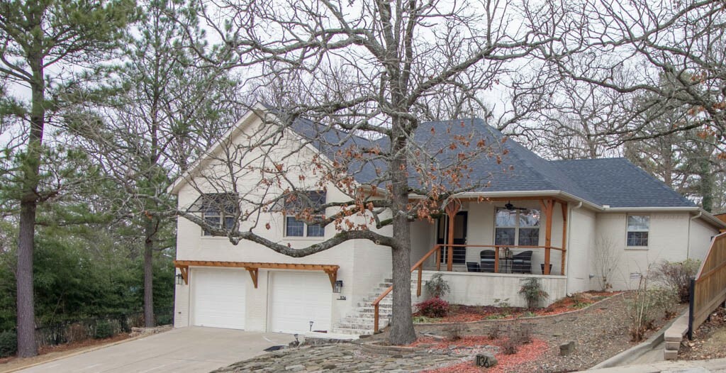 Property Photo:  1136 N Oak Drive  AR 72701 