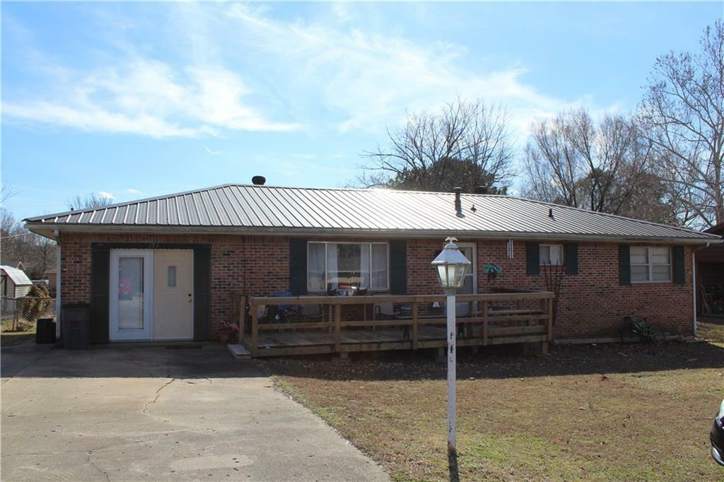 Property Photo:  173 E Neal Street  AR 72730 