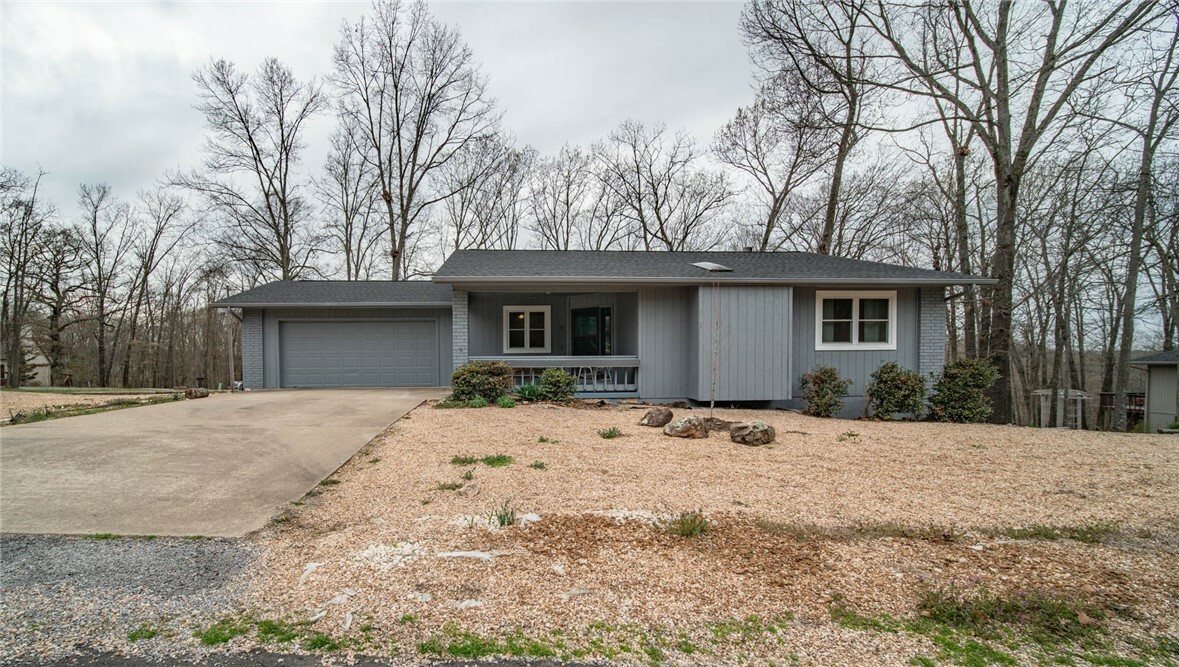 Property Photo:  9 Runnymede Lane  AR 72715 