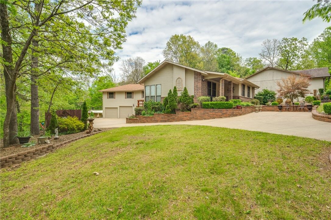 Property Photo:  6 Newnham Lane  AR 72714 