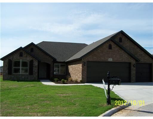 Property Photo:  2347 N Silk Rose Avenue  AR 72704 