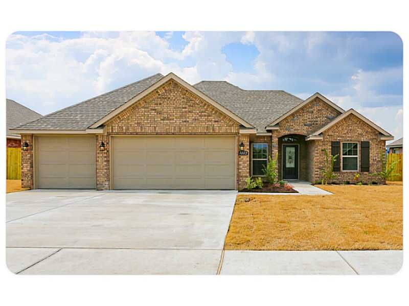 Property Photo:  3002 SW Woodruff Avenue  AR 72712 