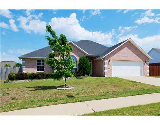 Property Photo:  3907 SW Huckleberry Street  AR 72712 