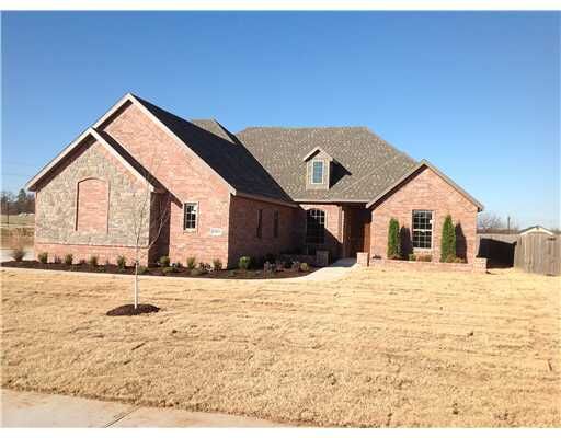 Property Photo: 2802 SW Aster Way AR 72712