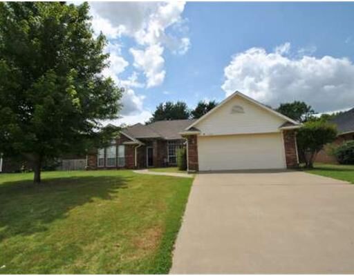 Property Photo:  406 N 37th Place  AR 72756 