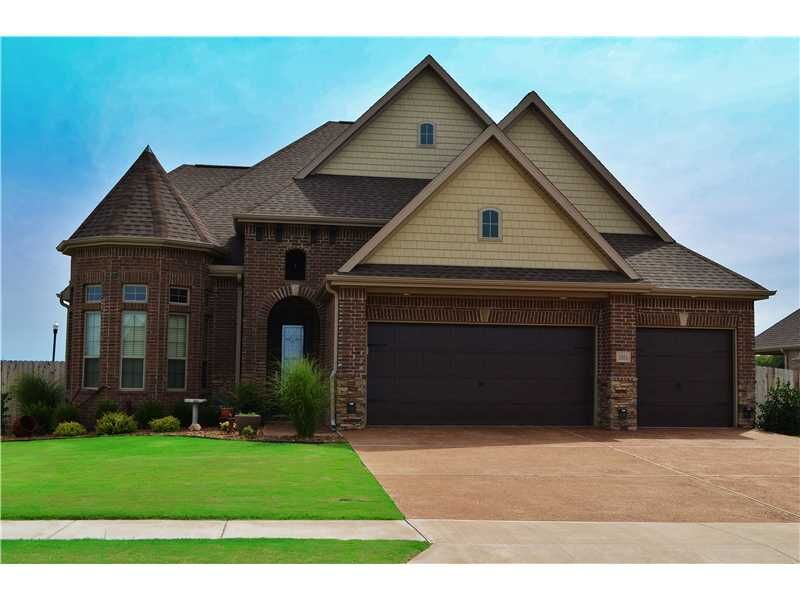 Property Photo:  1501 SW Rosedale Avenue  AR 72712 