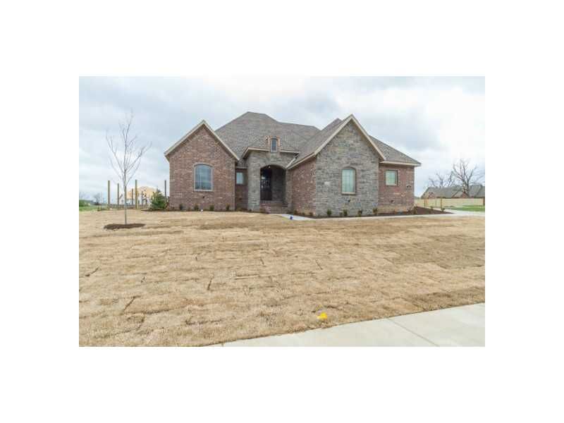 Property Photo: 2941 E Pebblestone Drive AR 72701