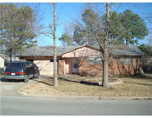 Property Photo:  2308 S Clover Drive  AR 72701 