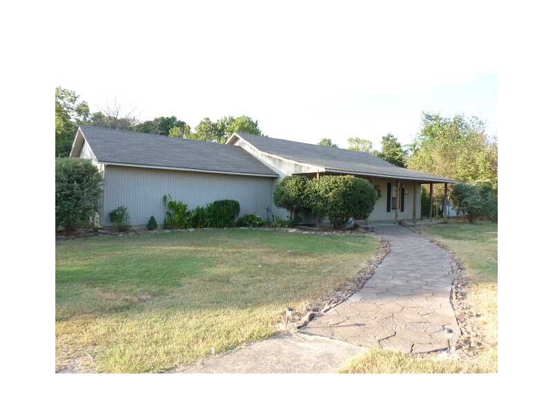 Property Photo: 17752 Beav-O-Rama Road AR 72703