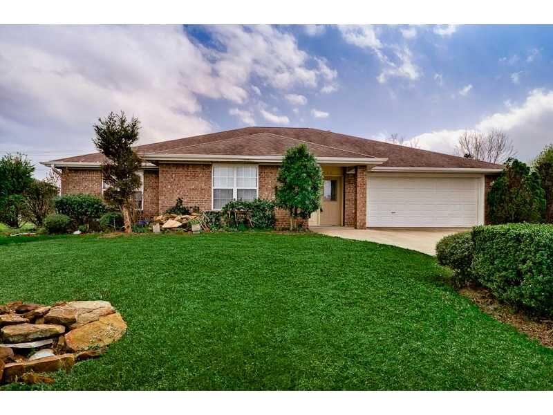 Property Photo: 1022 E Green Acres Drive AR 72758