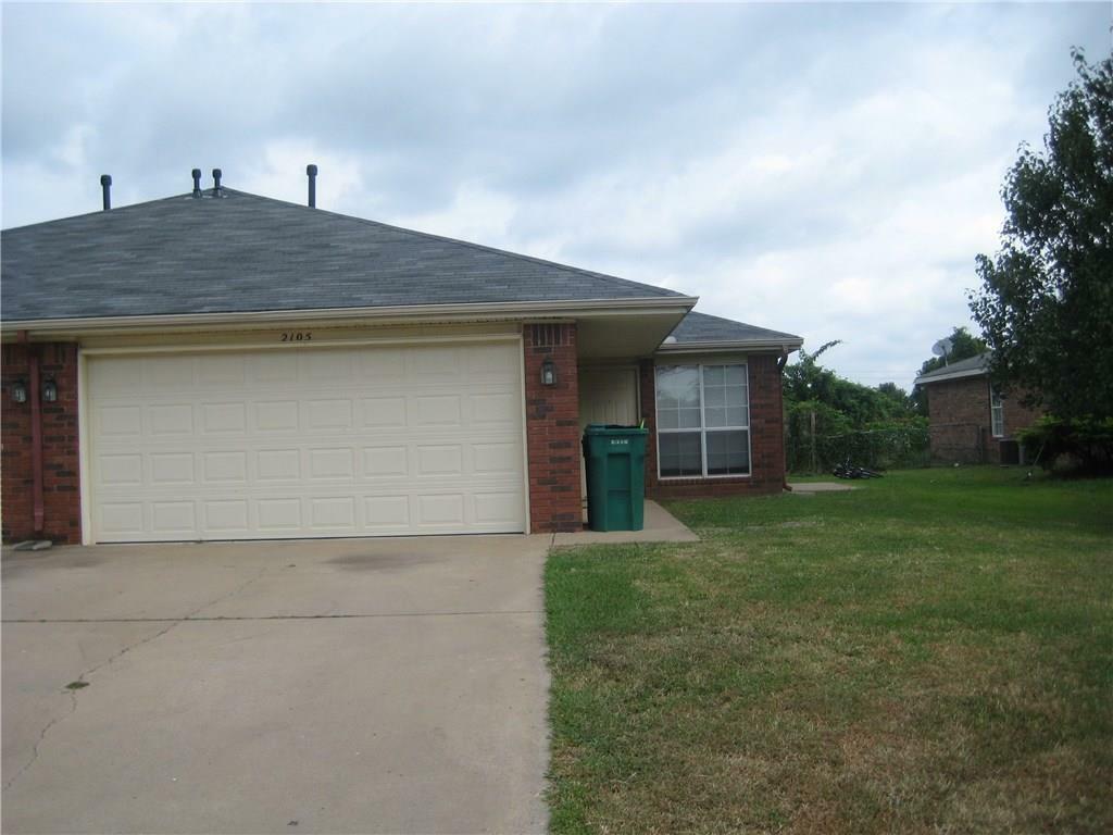 Property Photo:  2105 W Roselawn Street  AR 72756 