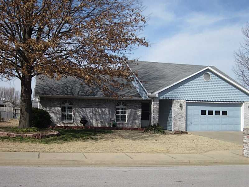 Property Photo: 2701 W Sunset Drive AR 72756