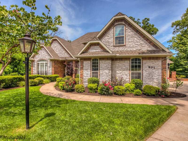 Property Photo:  901 NW Provence Place  AR 72712 