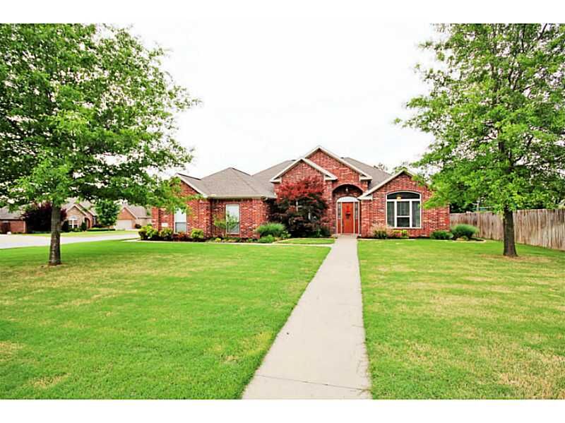 Property Photo: 4404 W Collins Circle AR 72758