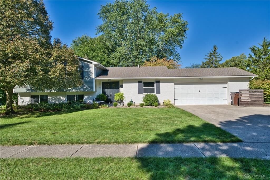 Property Photo: 2104 Entrada Drive OH 45431