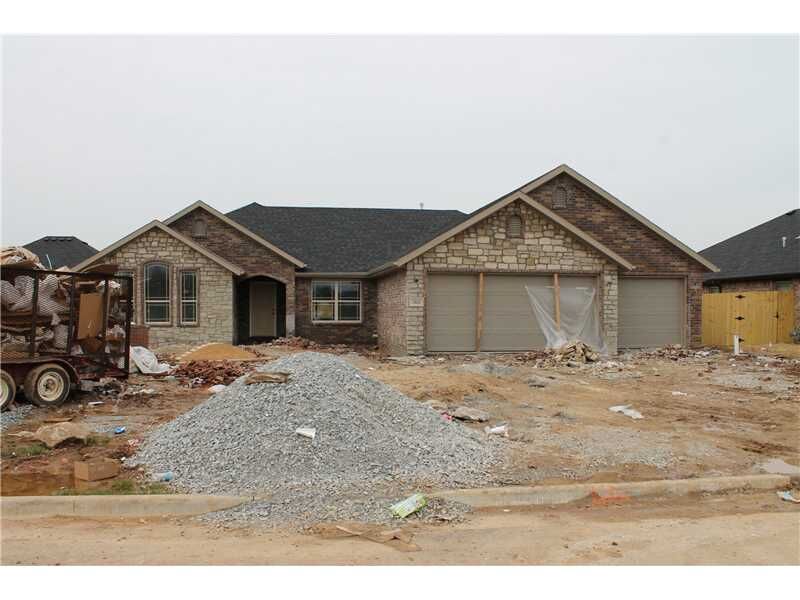 Property Photo: 1802 SW Birch Street AR 72712
