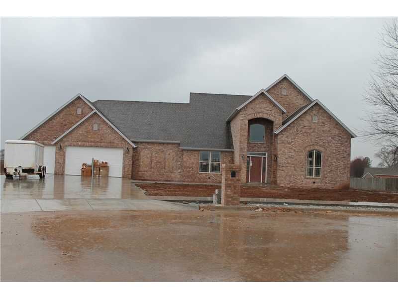 Property Photo: 1717 W Gilligan Avenue AR 72758