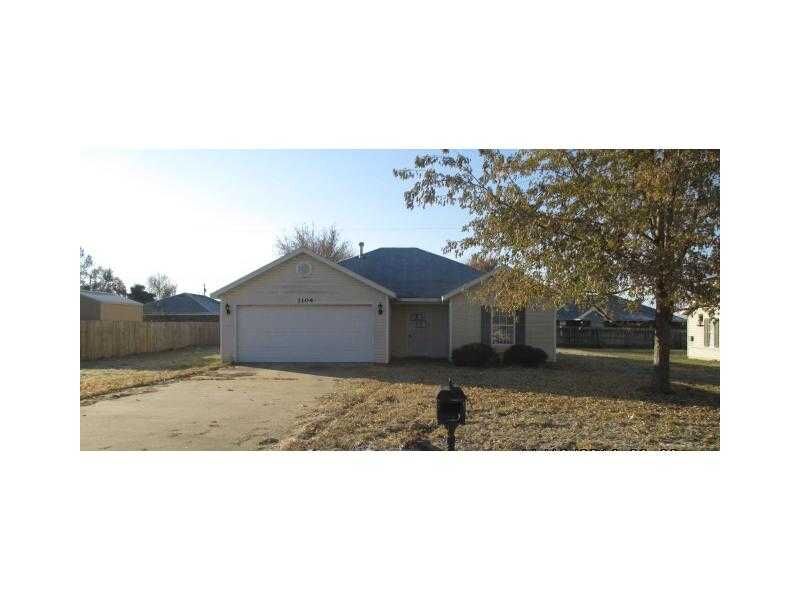 Property Photo: 1104 Longview Drive AR 72756