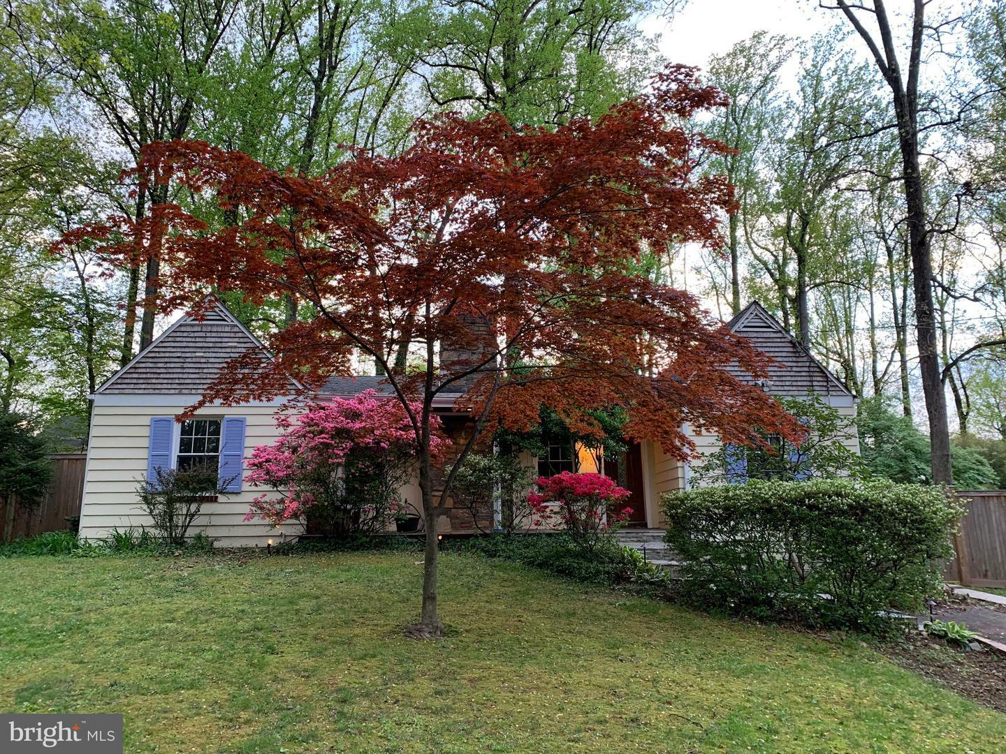 Property Photo: 2908 Rosemary Lane VA 22042