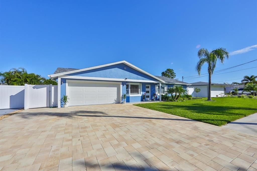Property Photo: 4642 Bay Crest Drive FL 33615