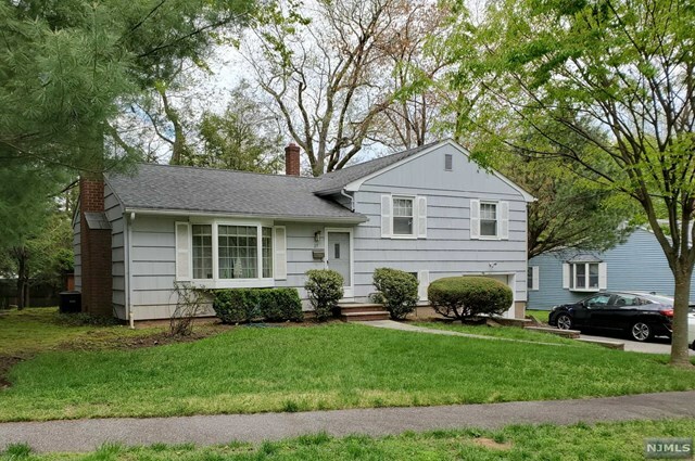 Property Photo:  27 Greenway Court  NJ 07624 