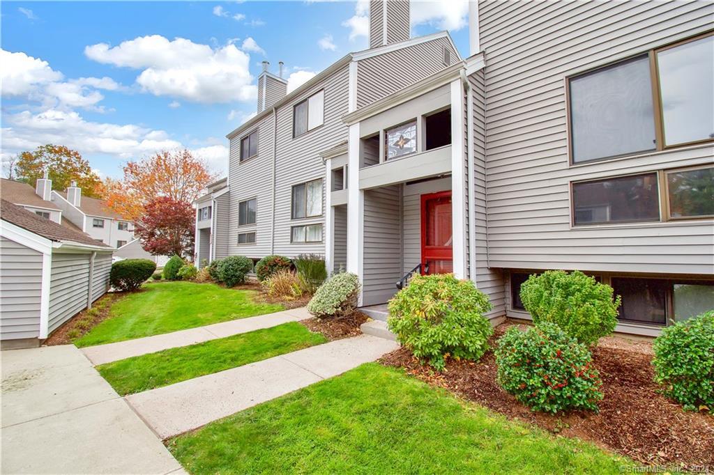 Property Photo:  31 Crossroads Lane 31  CT 06033 