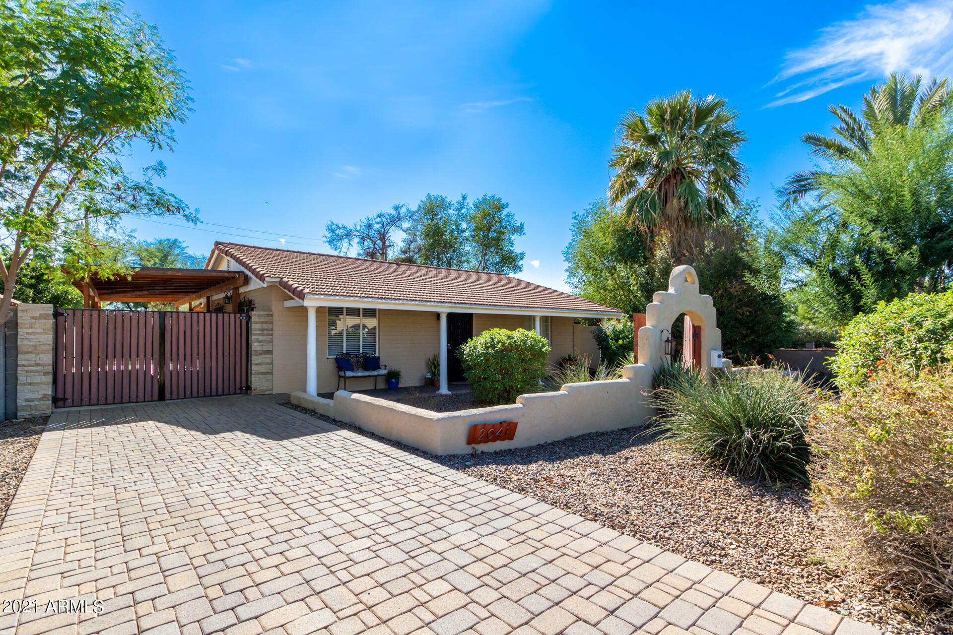 Property Photo:  2041 W Medlock Drive W  AZ 85015 