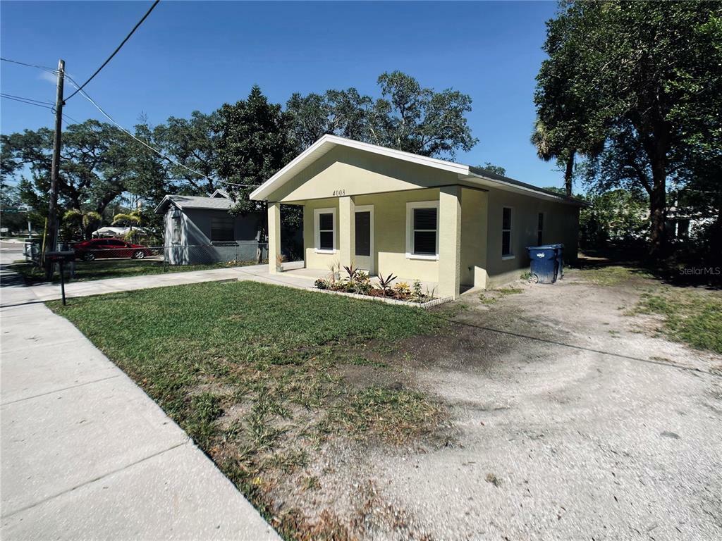 Property Photo:  4008 E Osborne Avenue  FL 33610 