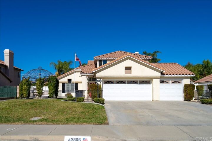 Property Photo:  42806 Avenida Tigre  CA 92544