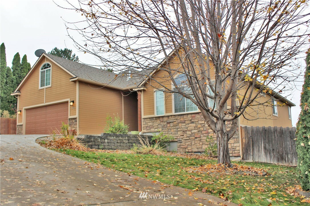 Property Photo:  185 Chapelwood Avenue  WA 99362 