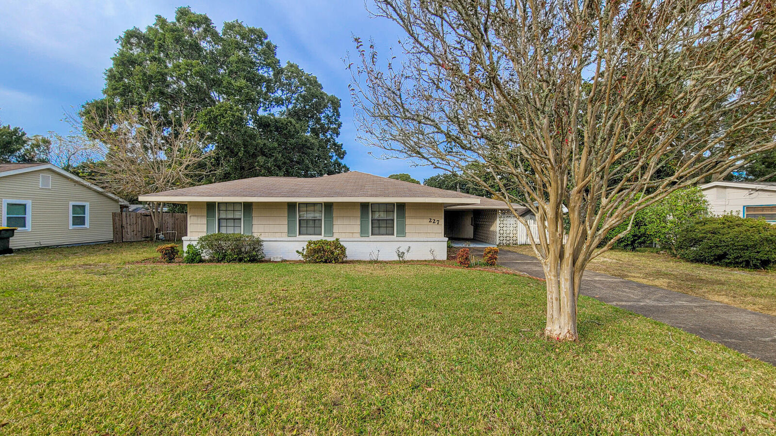Property Photo:  227 NW Moriarty Street  FL 32548 