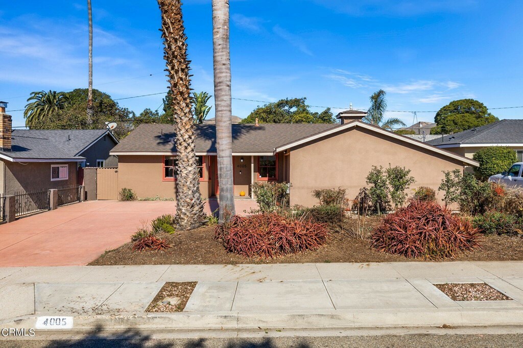 Property Photo:  4005 Maple Street  CA 93003 