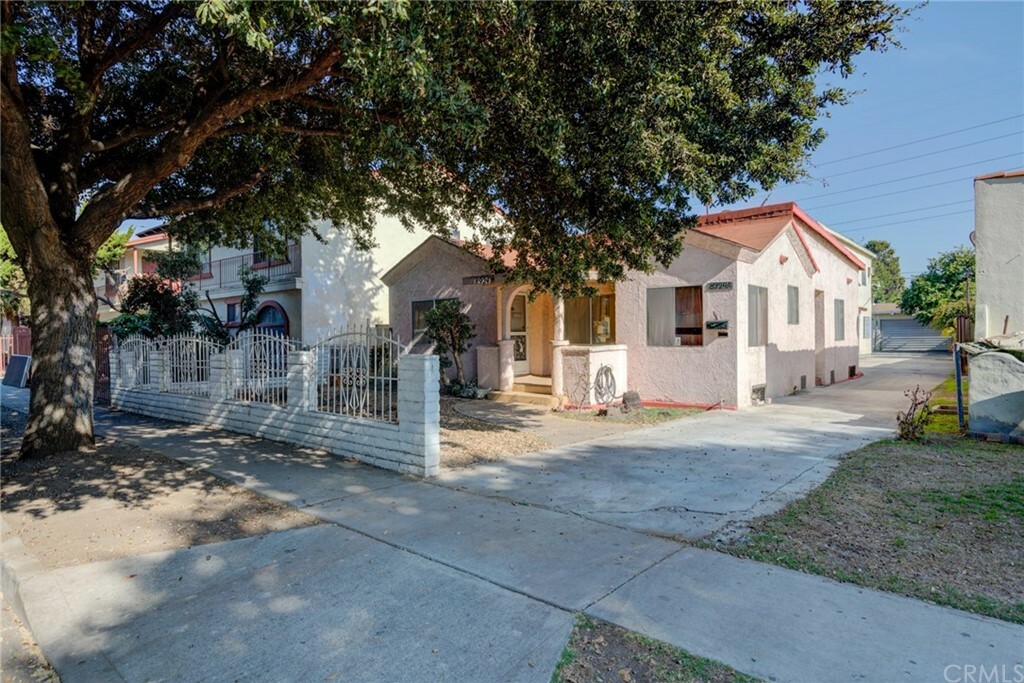 Property Photo:  8924 Elizabeth Avenue  CA 90280 