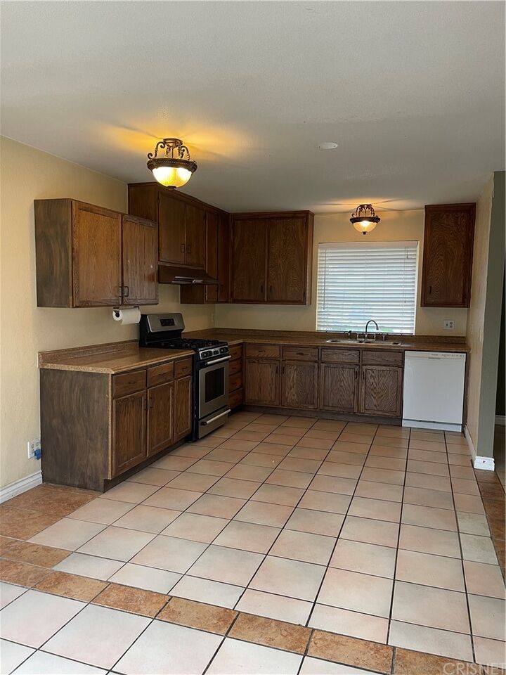 Property Photo:  1333 Sycamore Drive  CA 93065 