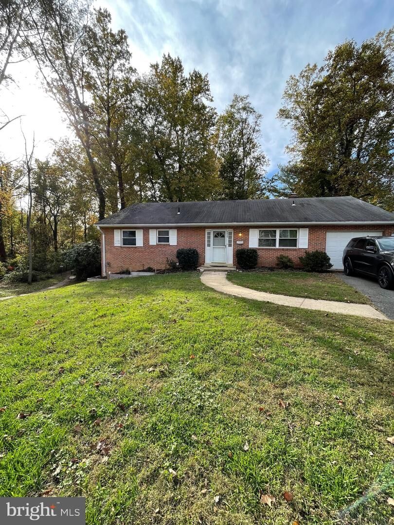 Property Photo:  6629 Hazel  VA 22101 