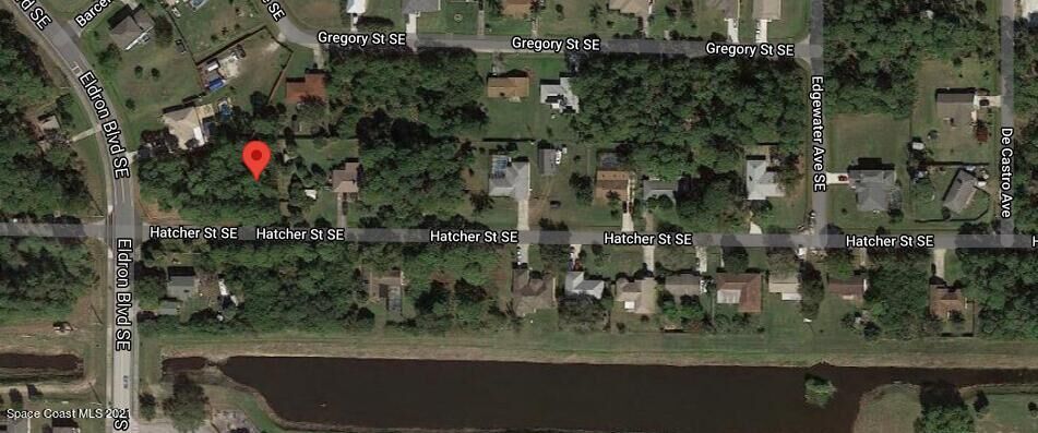 Property Photo: 417 Hatcher Street SE FL 32909
