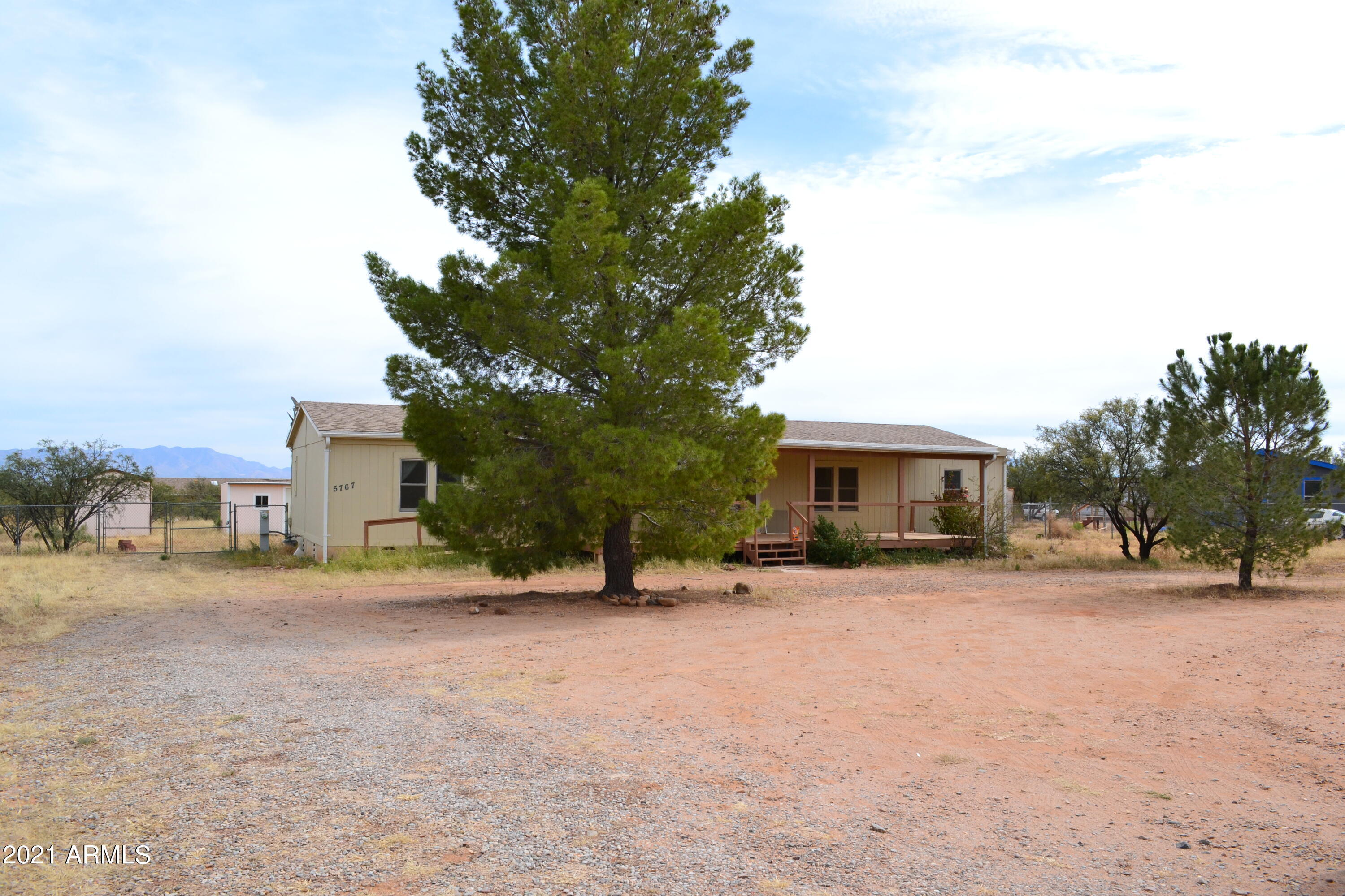 Property Photo: 5767 S White Oak Lane AZ 85615