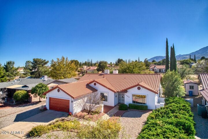 Property Photo: 3704 Saint Andrews Drive AZ 85650