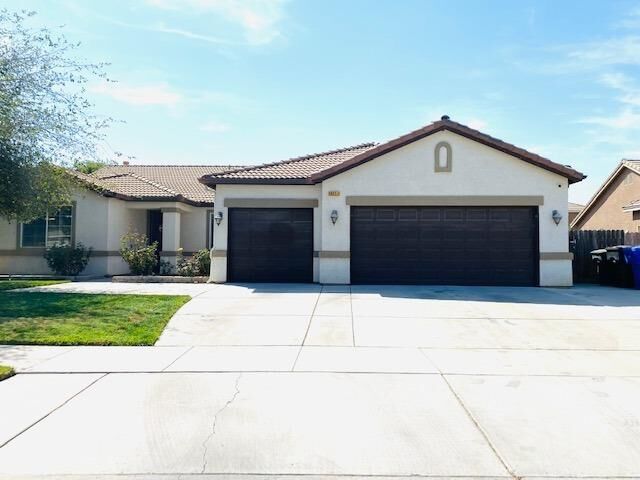 Property Photo:  1421 Muscat Court  CA 93230 