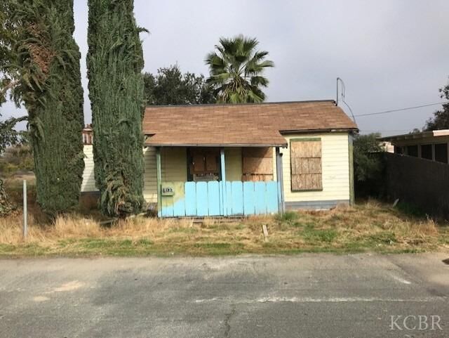Property Photo:  14130 Walnut Street  CA 93202 