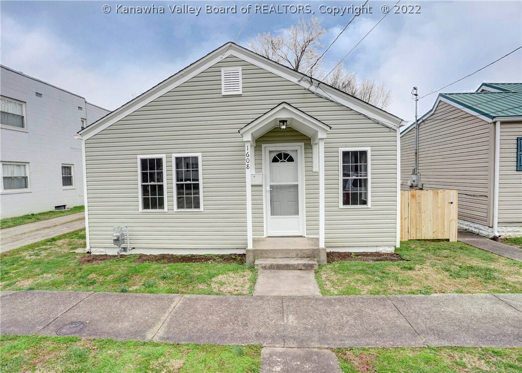Property Photo: 1608 West Virginia Avenue WV 25064