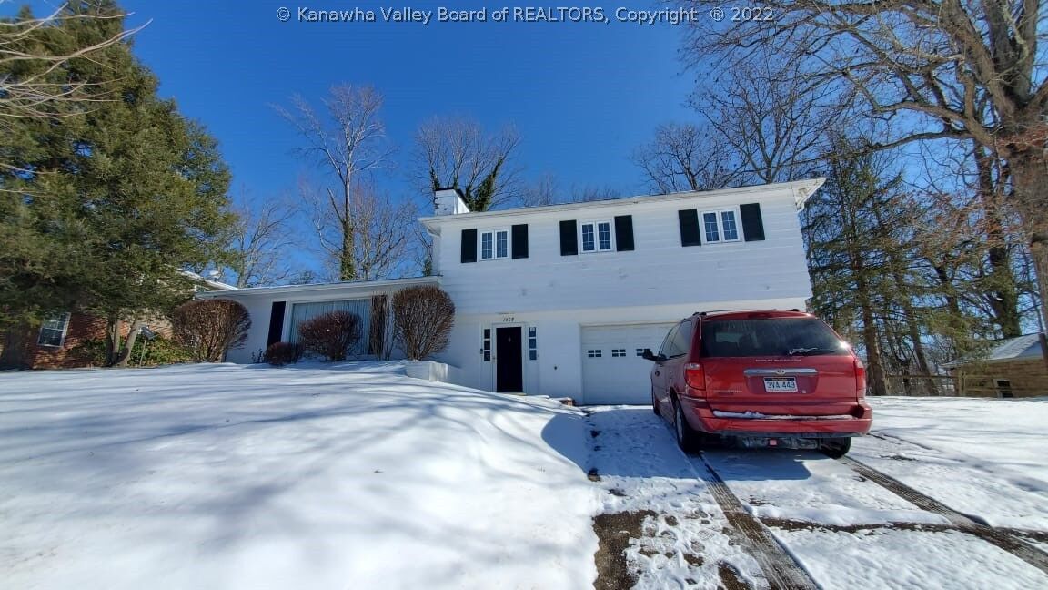 Property Photo:  1608 Woodvale Drive  WV 25314 