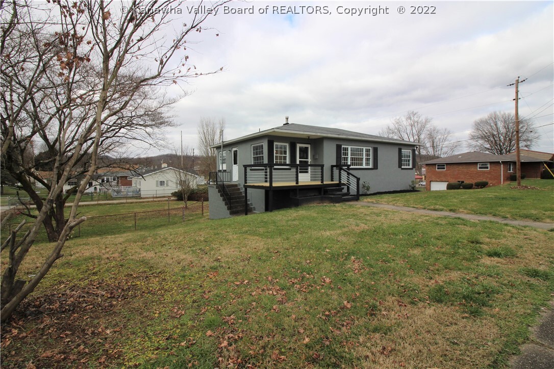 Property Photo: 1223 Park Avenue WV 25143