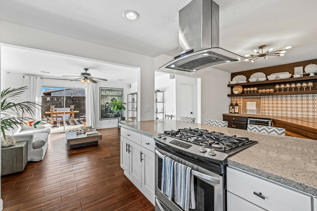 Property Photo: 461 W Palm Vista Drive CA 92262