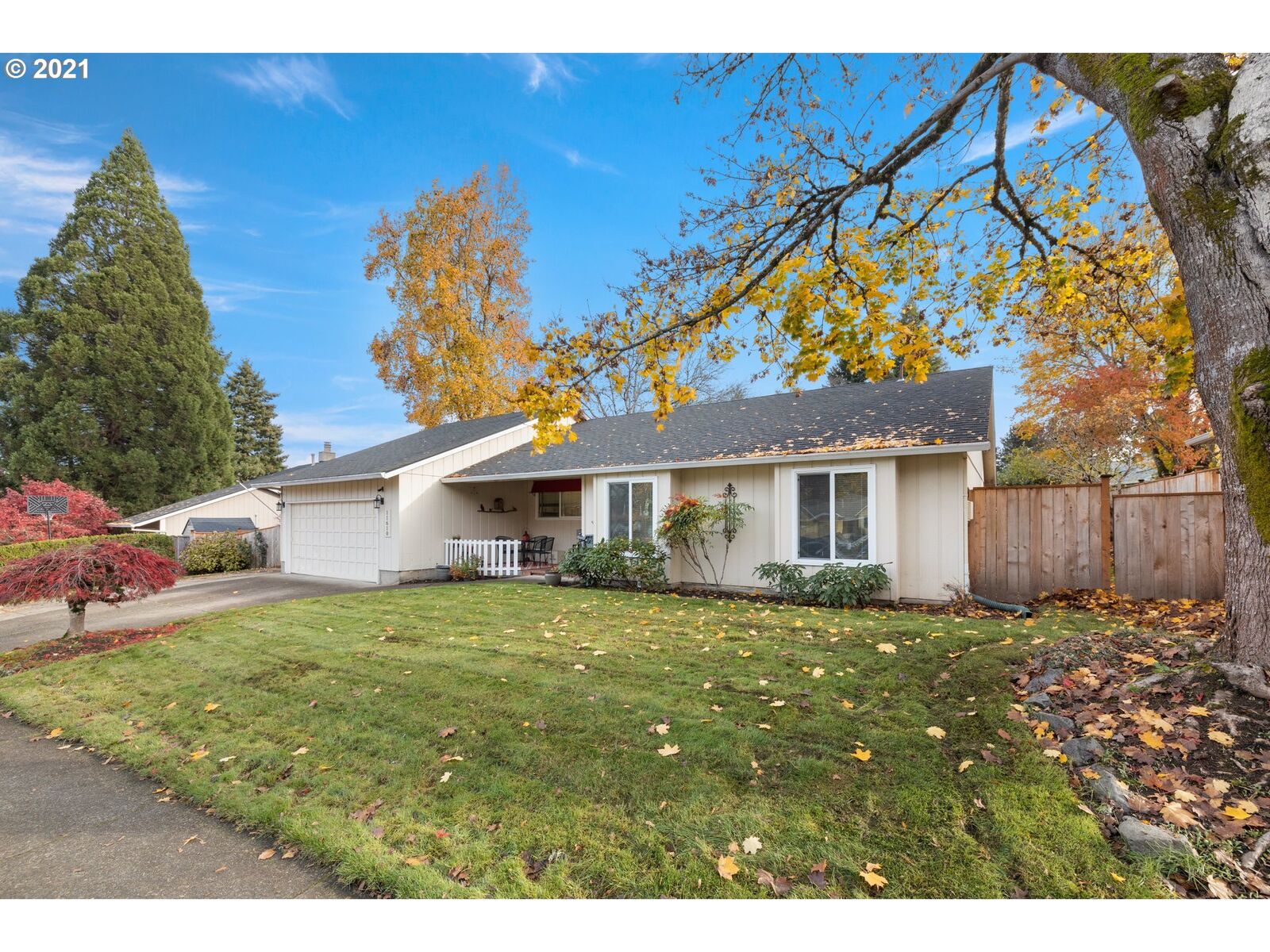 Property Photo: 11610 SW Hazelwood Loop OR 97223