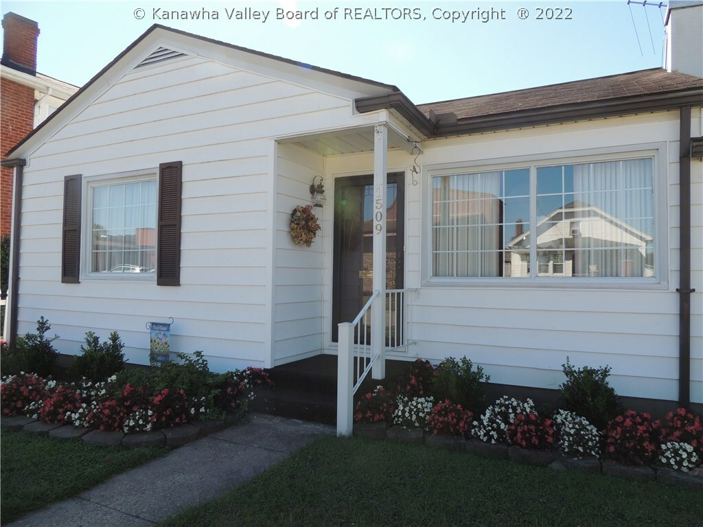 Property Photo: 1509 Grosscup Avenue WV 25064