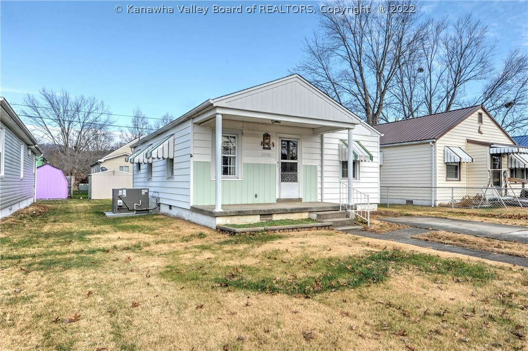 Property Photo: 2604 Lincoln Avenue WV 25177